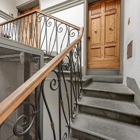 Apartament Calzaiuoli 10 - Boutique